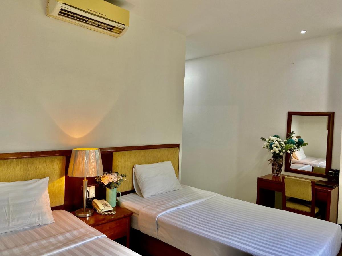 Reddoorz Ruby Star Hotel Truong Dinh Ho Chi Minh City Exterior photo