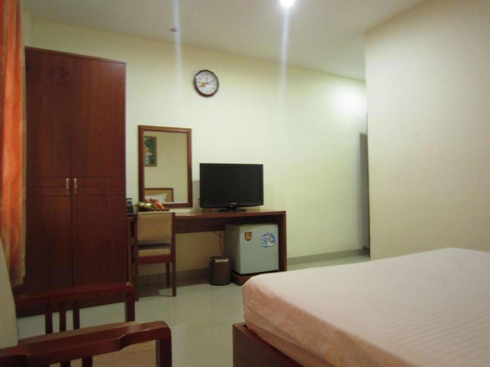 Reddoorz Ruby Star Hotel Truong Dinh Ho Chi Minh City Exterior photo